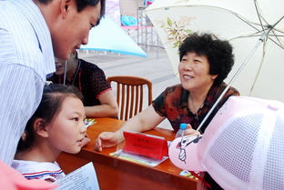 我縣舉辦大型廣場教育咨詢服務(wù)暨改革發(fā)展成果展示活動，搭建家校社共育新平臺